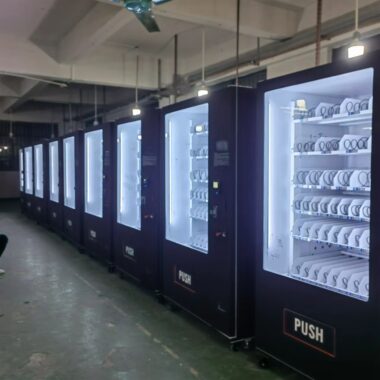 German-standard outdoor vending machine for snacks and drinks
